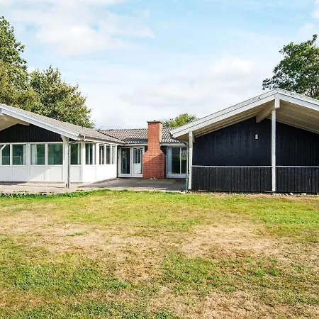Five-bedroom In Borkop 2 *